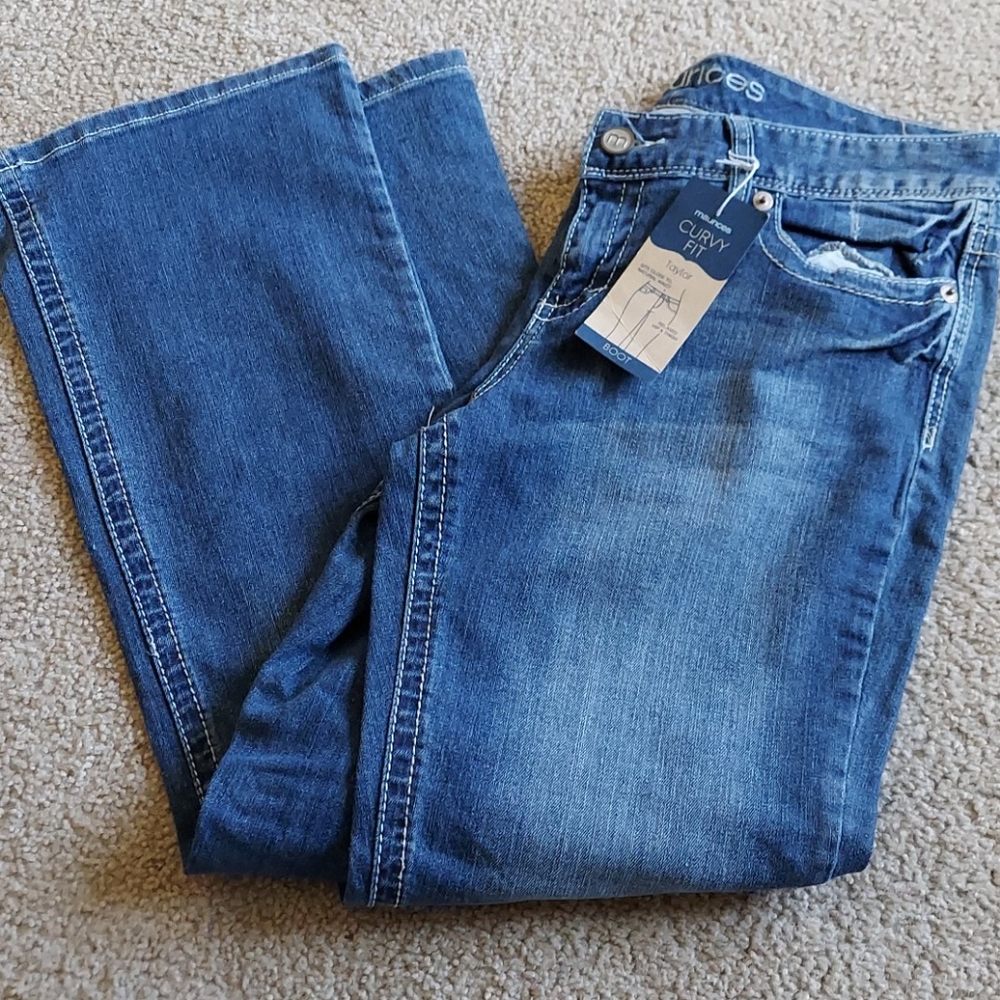 Maurices jeans